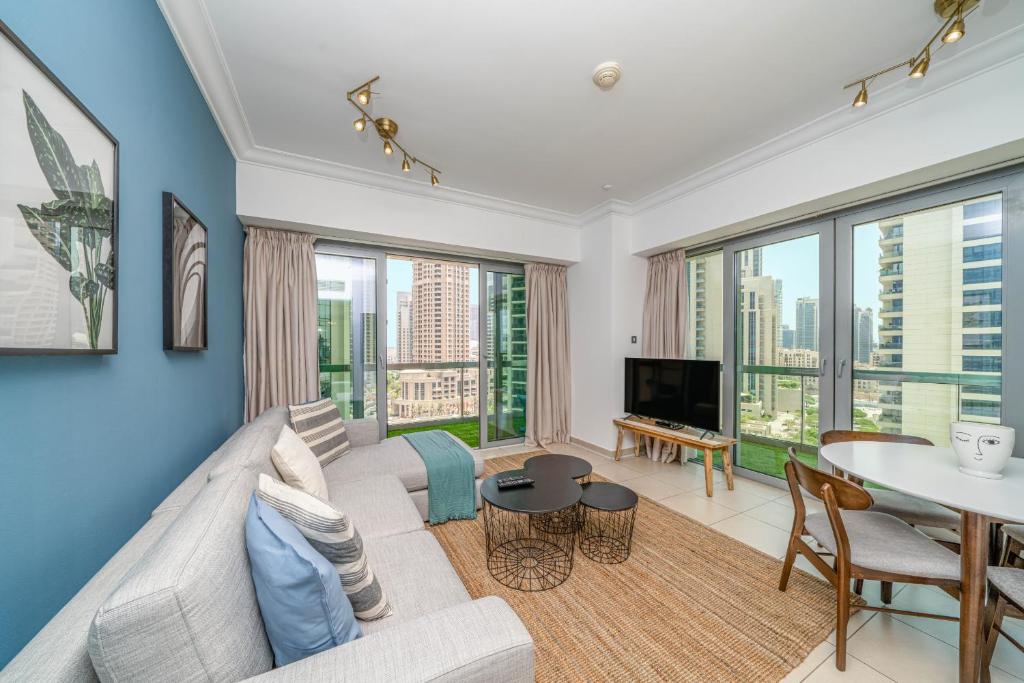 ALH Vacay – 8 Boulevard Walk