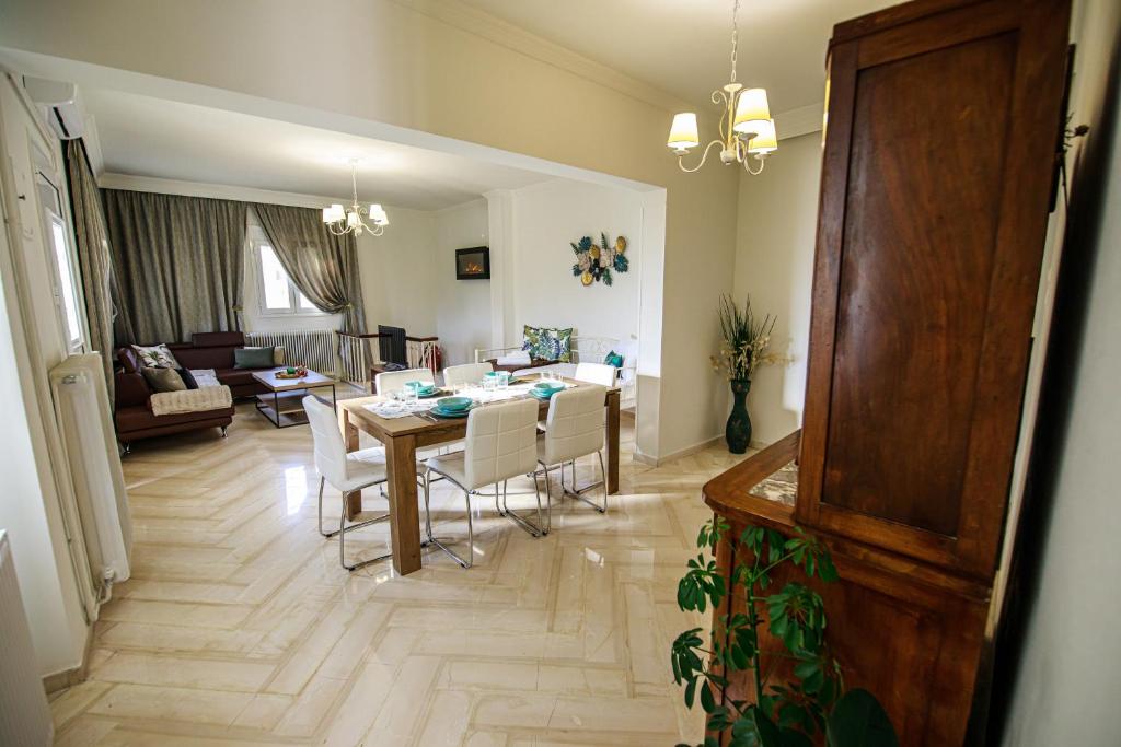 A seating area at Stefania's Home