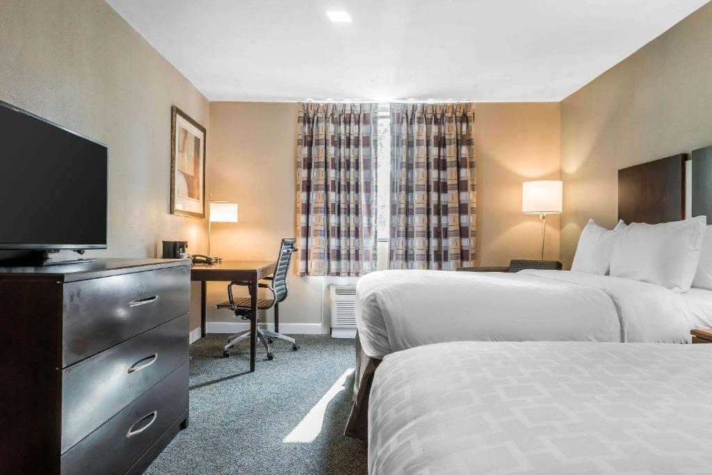 Clarion Inn Belle Vernon - Habitación Con 2 Camas Grandes - No Fumadores