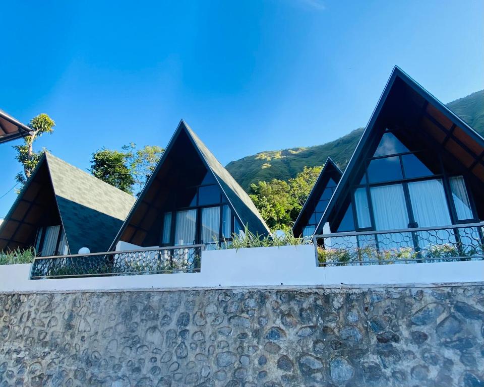 Nespecifikovaný výhled na hory nebo výhled na hory při pohledu z hotelu