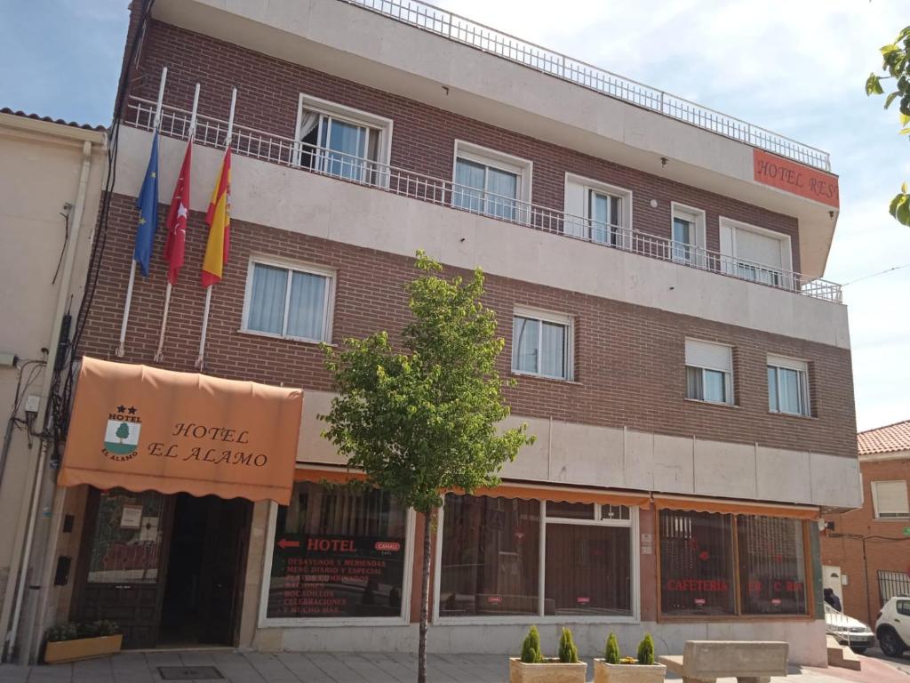 HOTEL El ALAMO MADRID - Housity