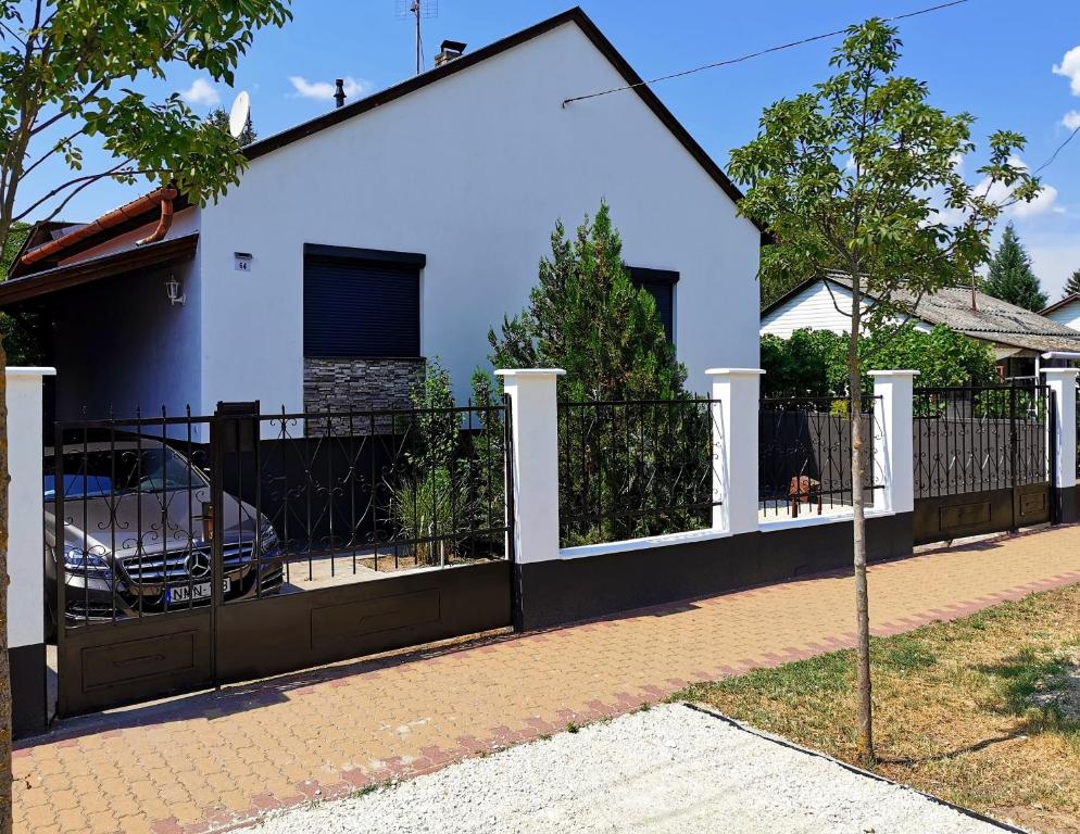 Varga Vendégház 2 Tiszakécske - Housity