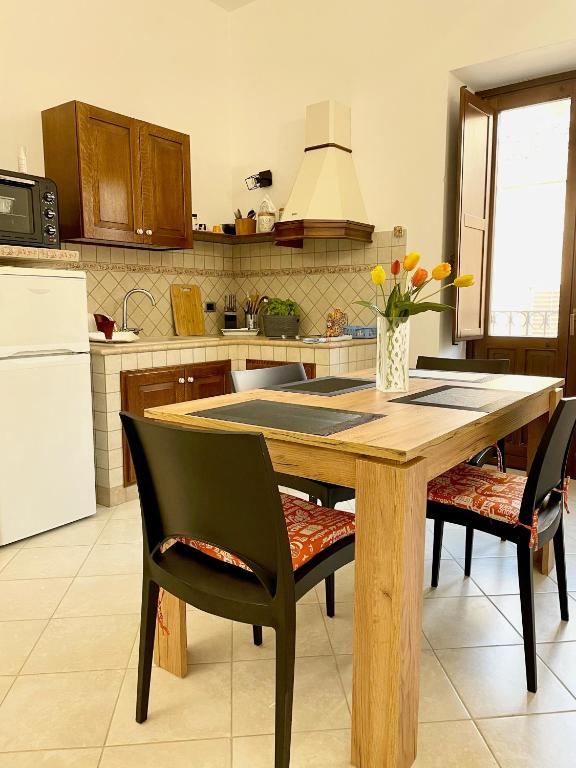 A kitchen or kitchenette at Civico 22