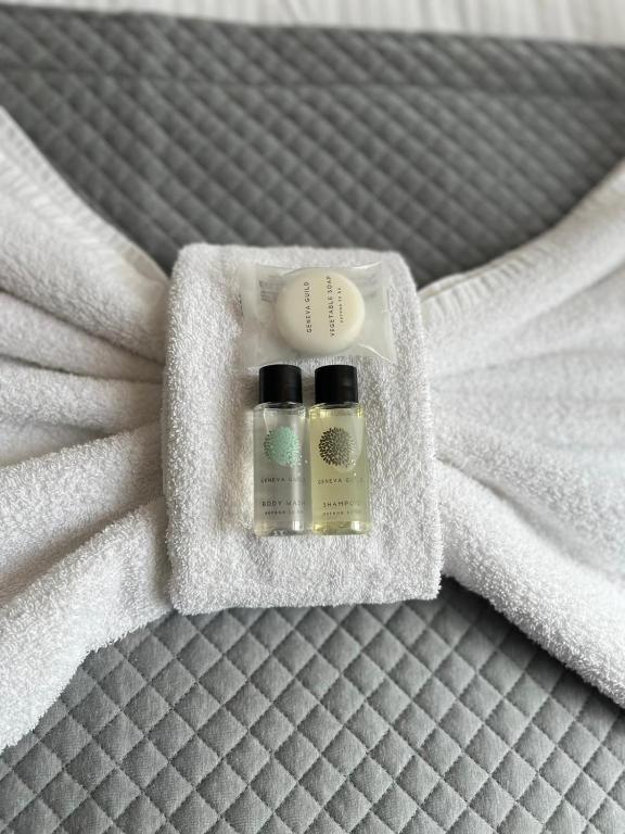 McGraths Hotel & Public Bar - Resim 24