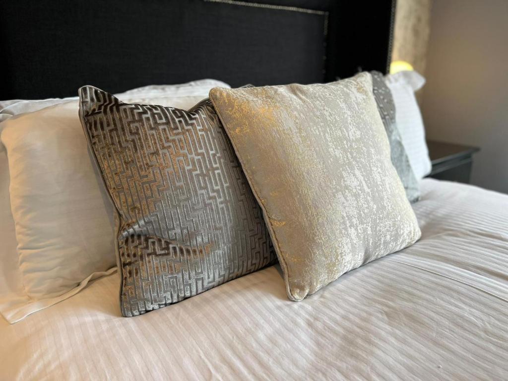 McGraths Hotel & Public Bar - Resim 26