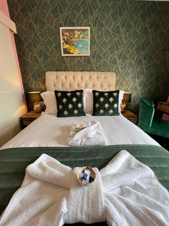 McGraths Hotel & Public Bar - Resim 32