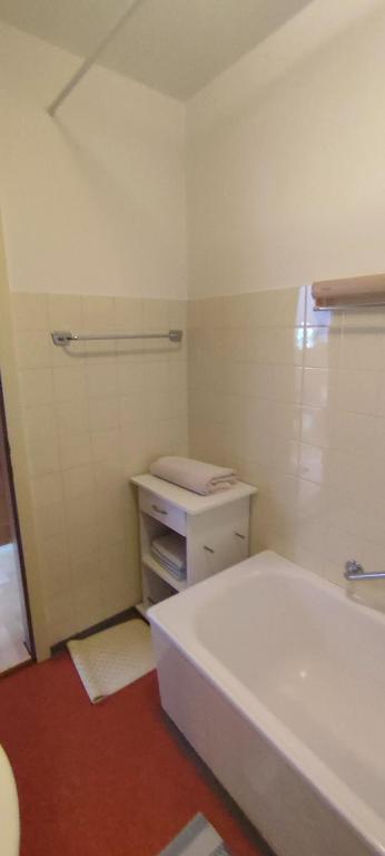 A bathroom at Gästehaus Moorbad Gmös