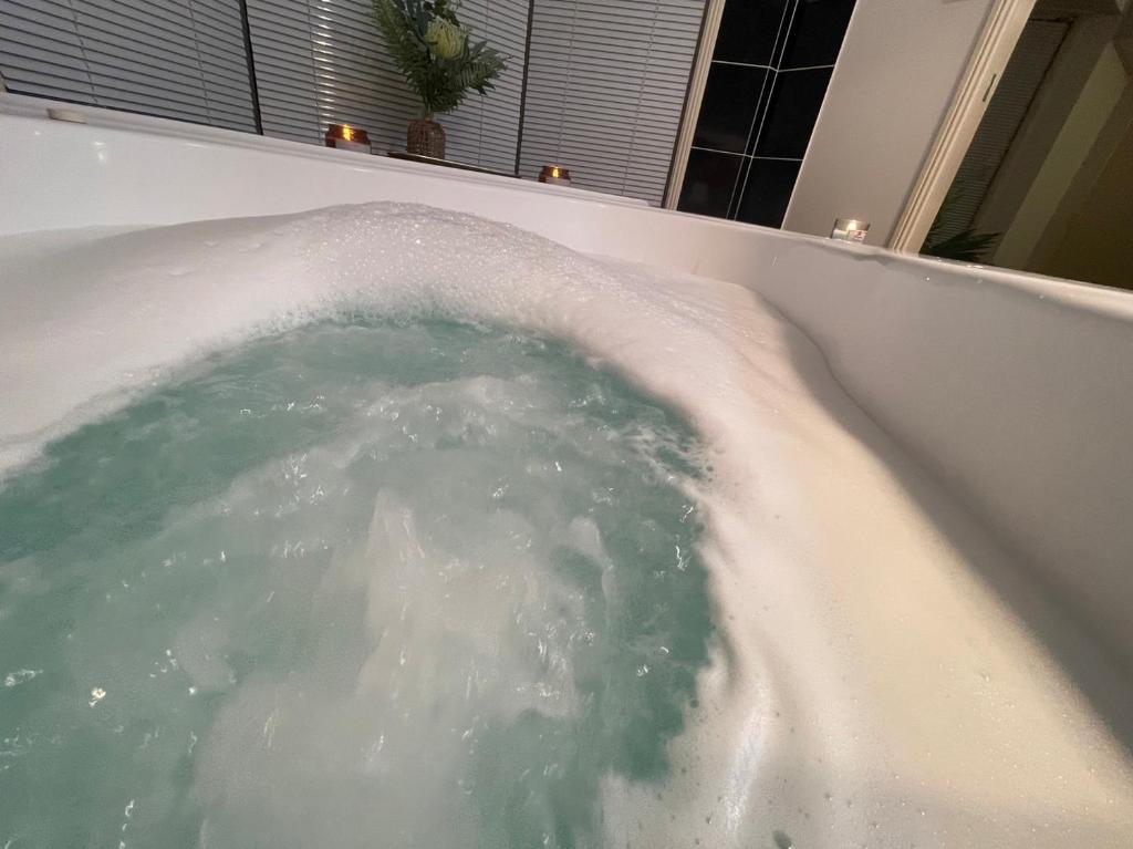 Chill Lux SPA Unit - Housity