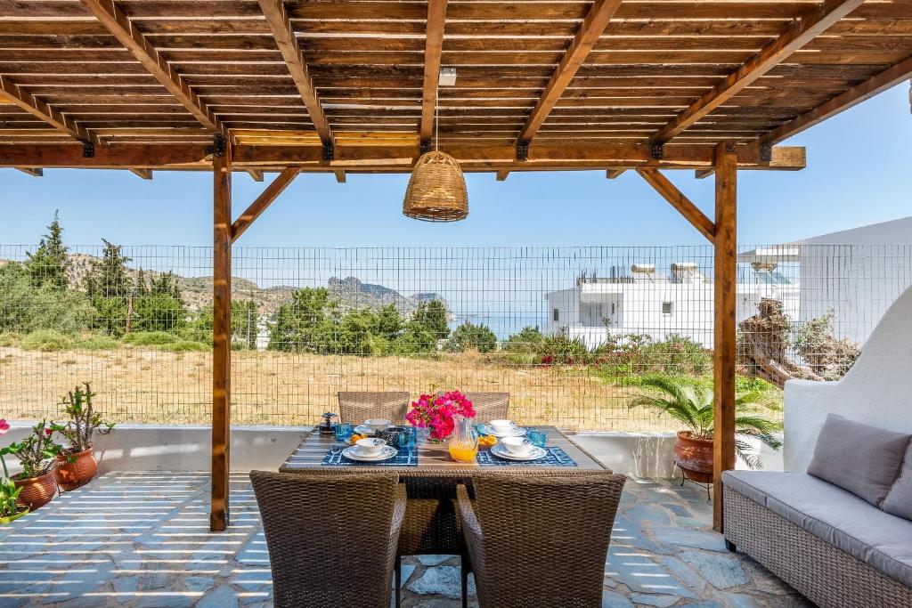 Agnanti Beach Apartments - Family Room