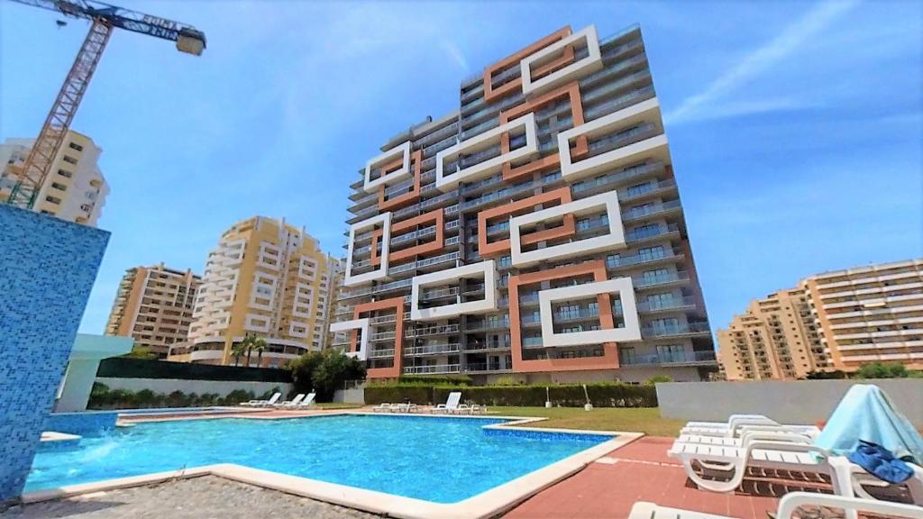 Rocha Tower 16E