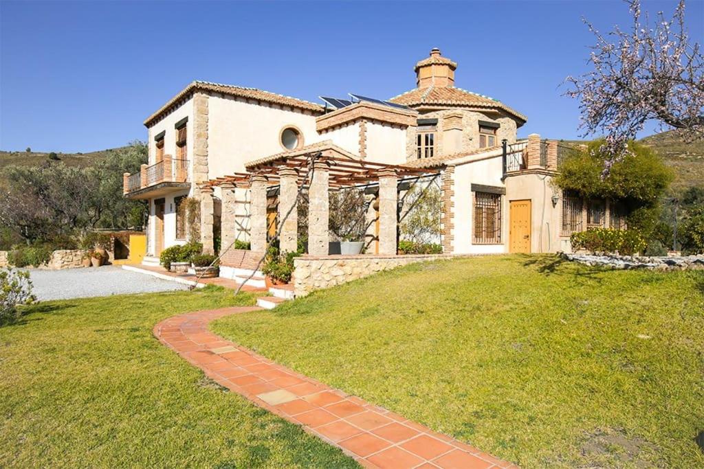 Traditional Farmhouse; large pool,gardens & views., Granada ...