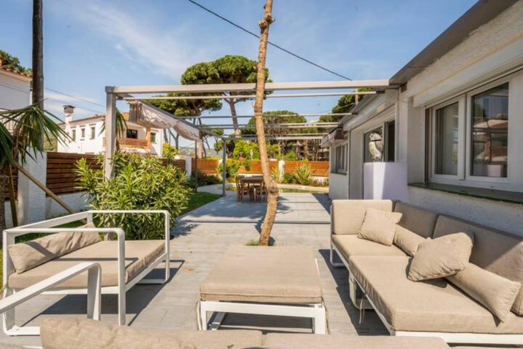 Kép Villa Noray Costa Brava piscina, aire y WiFi 500m de la playa szállásáról Calongéban a galériában