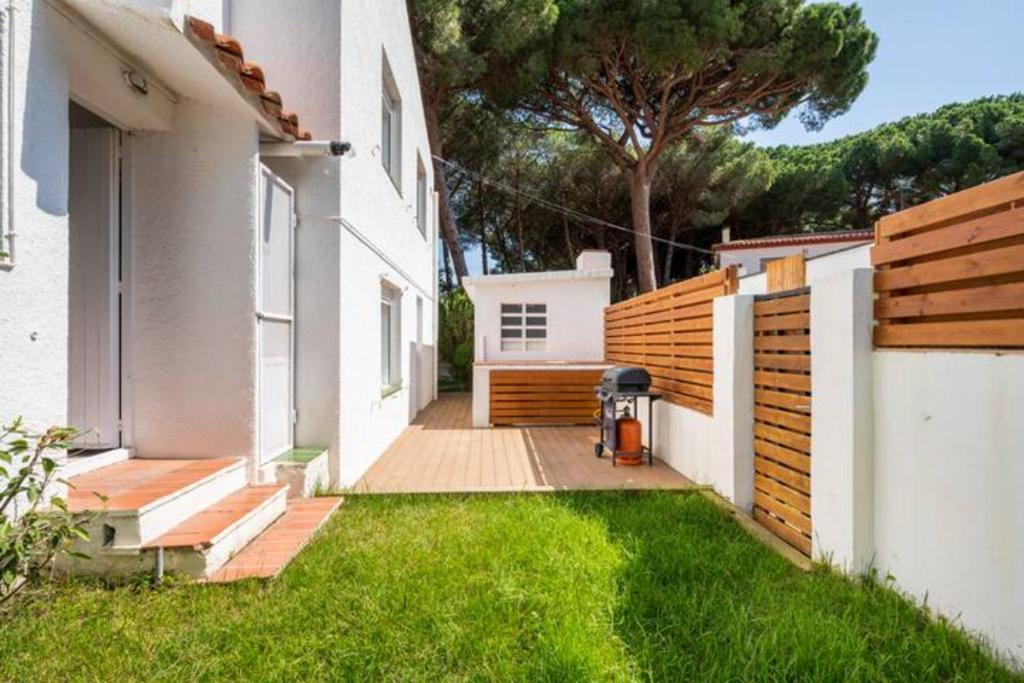 Kép Villa Noray Costa Brava piscina, aire y WiFi 500m de la playa szállásáról Calongéban a galériában
