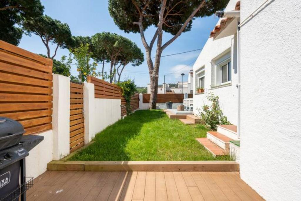 Kép Villa Noray Costa Brava piscina, aire y WiFi 500m de la playa szállásáról Calongéban a galériában