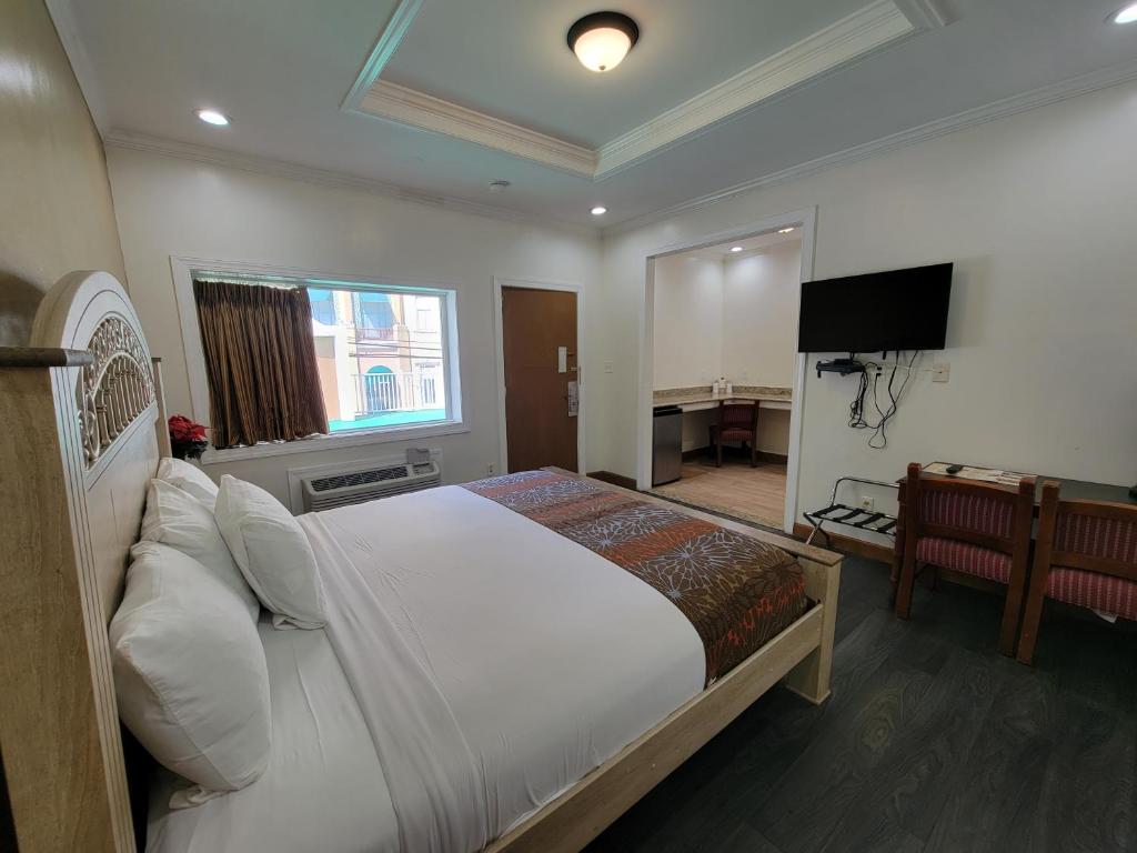 Eldorado Atlantic City Beach Block - Deluxe King Suite