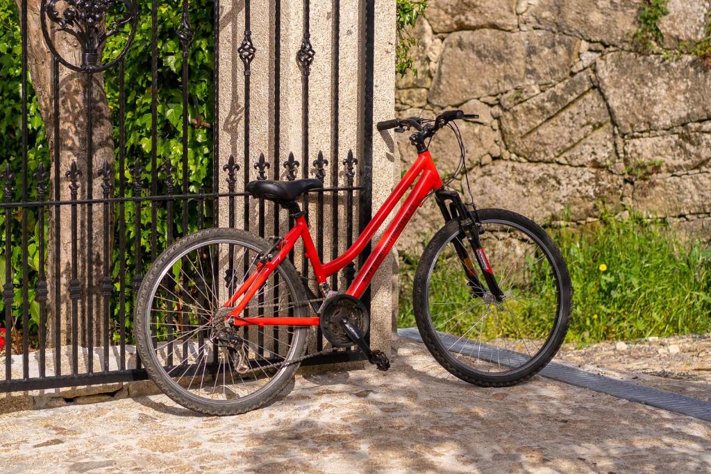 Jízda na kole v ubytování Quinta De Fundevila -quinta privada nebo okolí