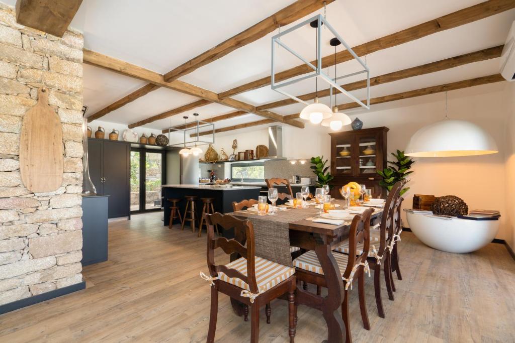 Restaurace v ubytování Quinta De Fundevila -quinta privada