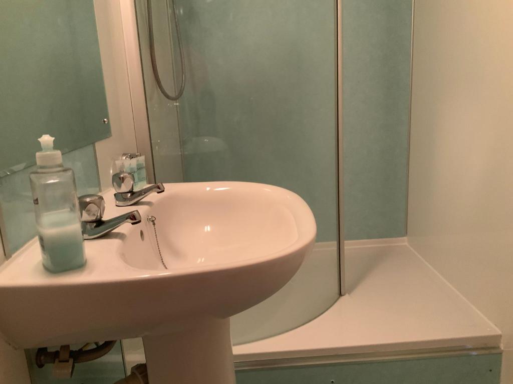 Southbank Guesthouse - Family Room With Shower