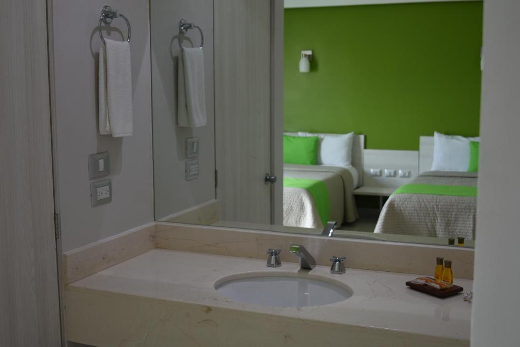 Koupelna v ubytování SC HOTEL