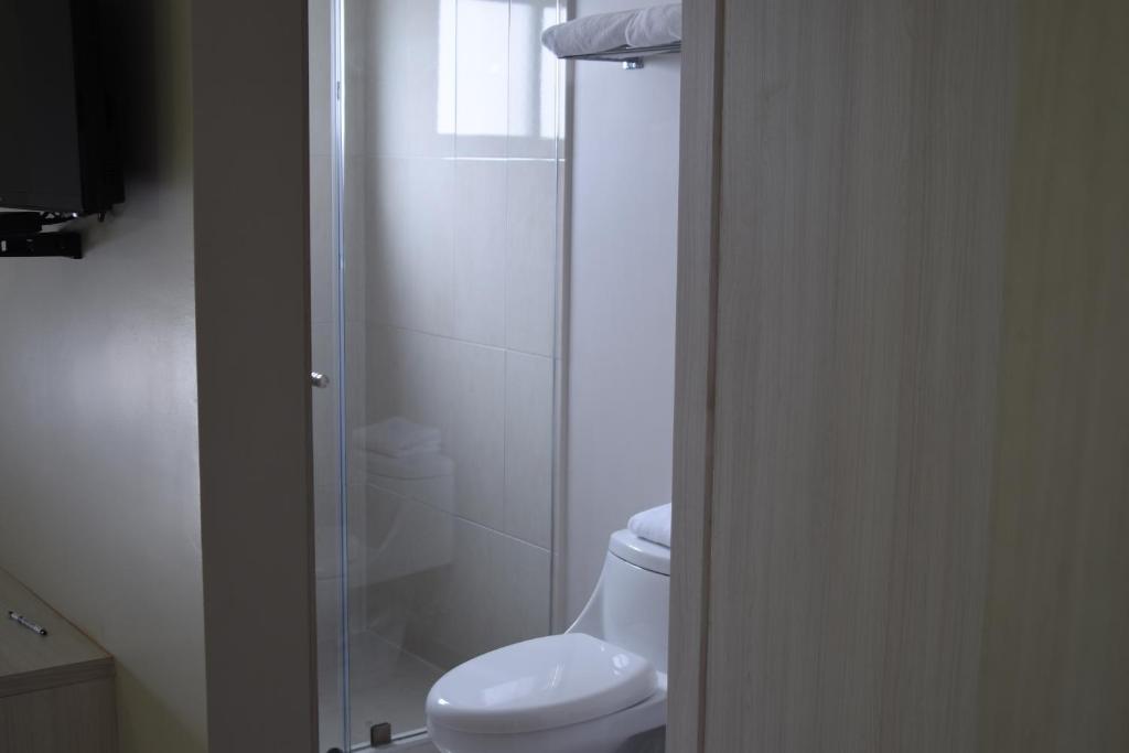 Koupelna v ubytování SC HOTEL