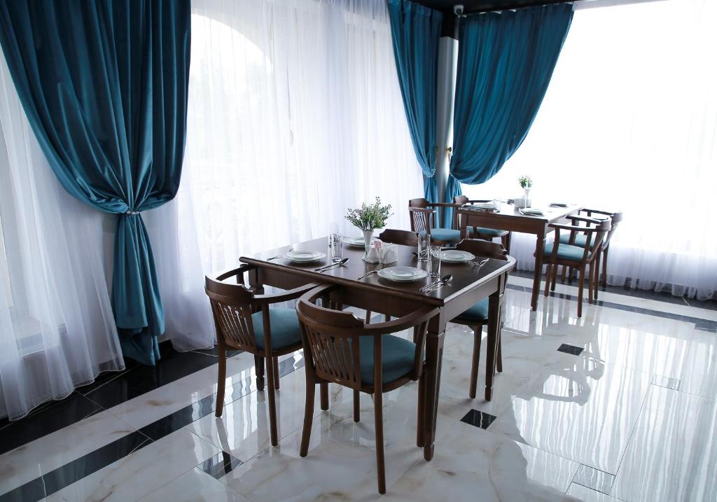 Гостиная зона в Khiva Residence Hotel