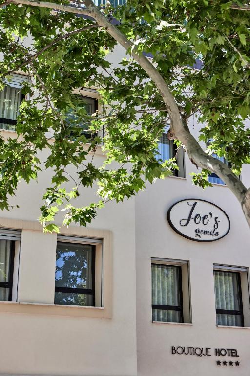 JOE'S GOMILA BOUTIQUE HOTEL - Resim 2