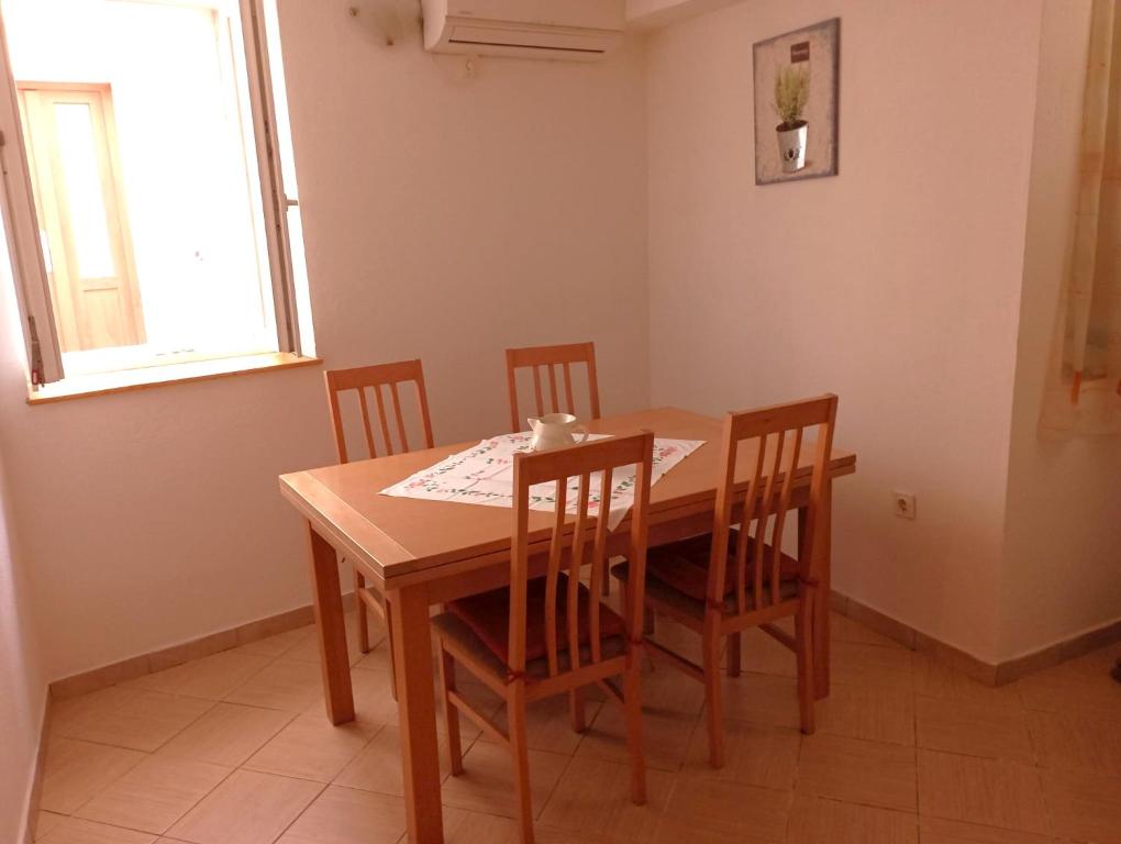 Ana Apartments - One-Bedroom Apartment