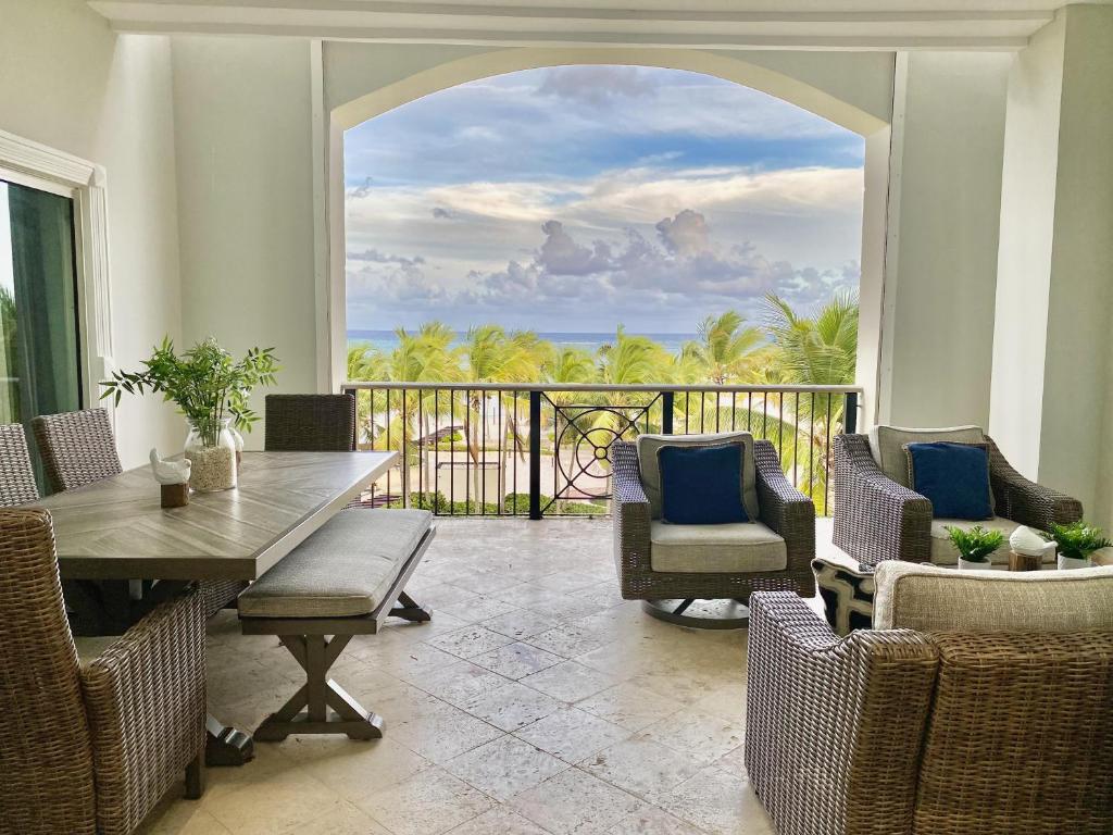Amazing Beachfront Condo Cap Cana, Punta Cana - Hizvo
