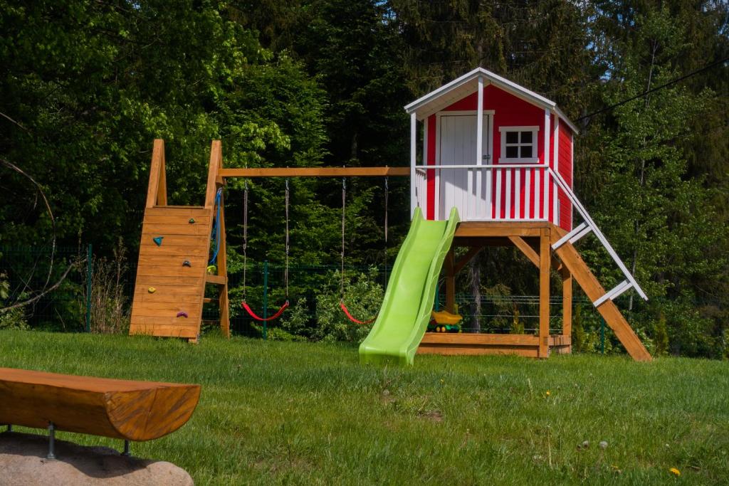 Herní místnost nebo prostor pro děti v ubytování Apartamenty Sadowy