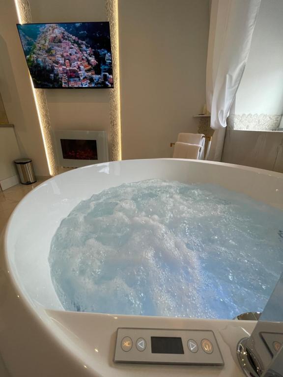 Zdjęcie z galerii obiektu Esprit MALDIVES ...... SPA LOVE au coeur de Mulhouse w Miluzie