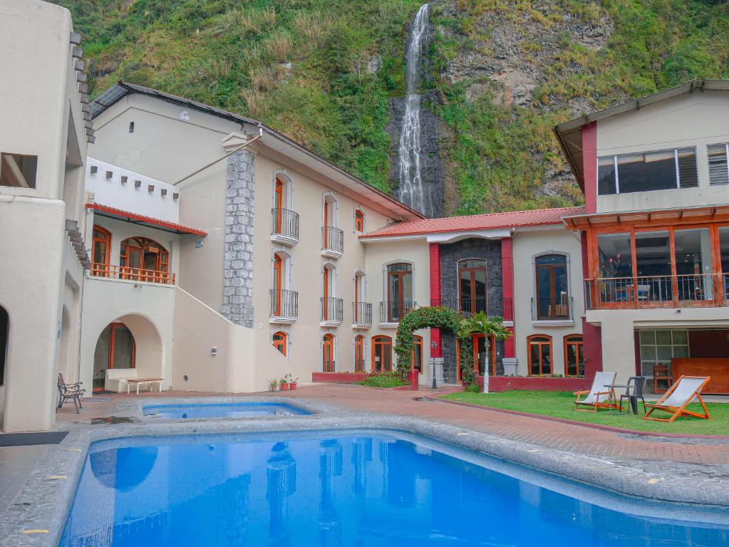 Bazén v ubytování Sangay Spa Hotel nebo v jeho okolí