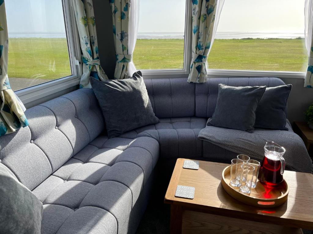 Charming 2-Bed Cottage in Morecambe - Vakantiehuis