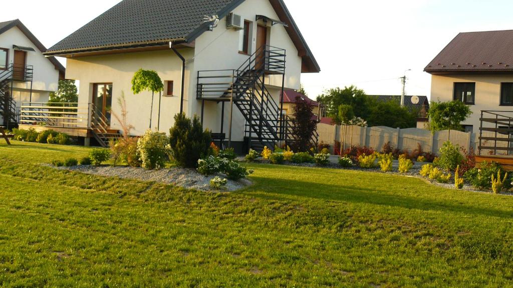 Vonkajšia záhrada v ubytovaní Zator Lider House Energy