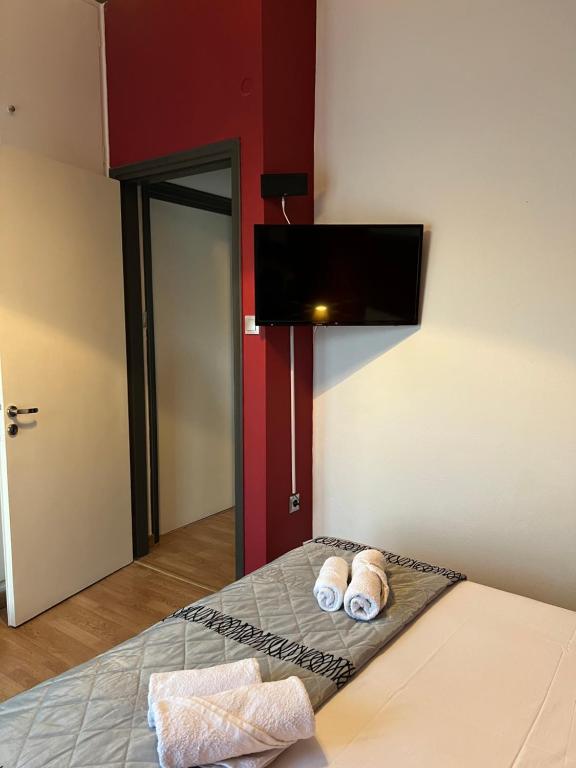 Above Apartments near the Airport - 7