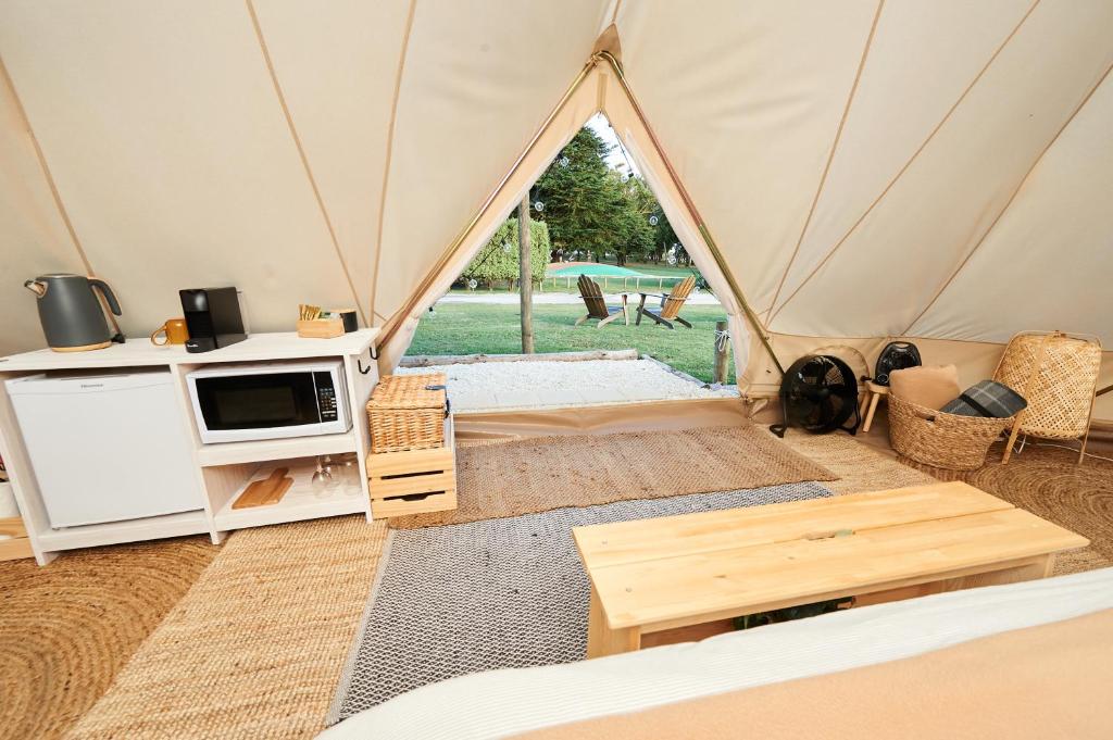 Kuchyň nebo kuchyňský kout v ubytování Pine Country Caravan Park