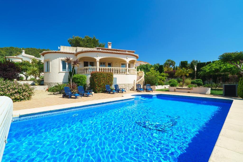 The swimming pool at or close to Casa Rio