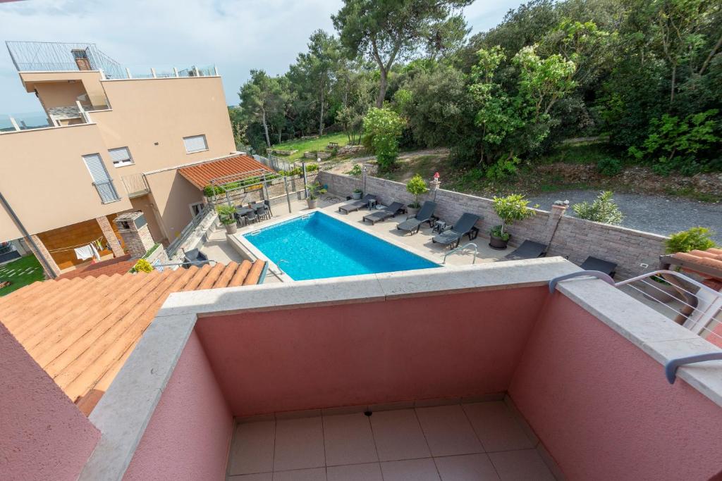 Bazén v ubytování Apartments Anita nebo v jeho okolí