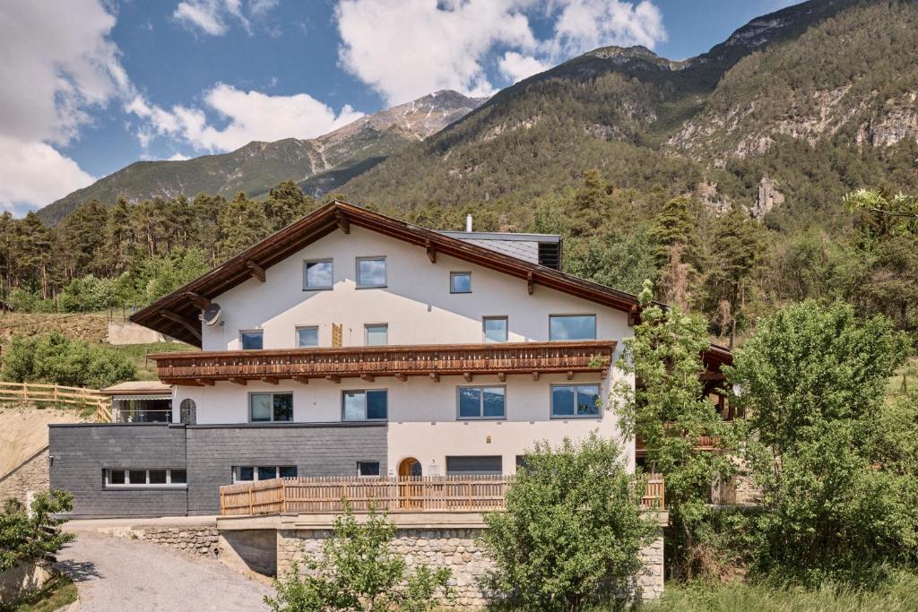 Nespecifikovaný výhled na hory nebo výhled na hory při pohledu z apartmánu