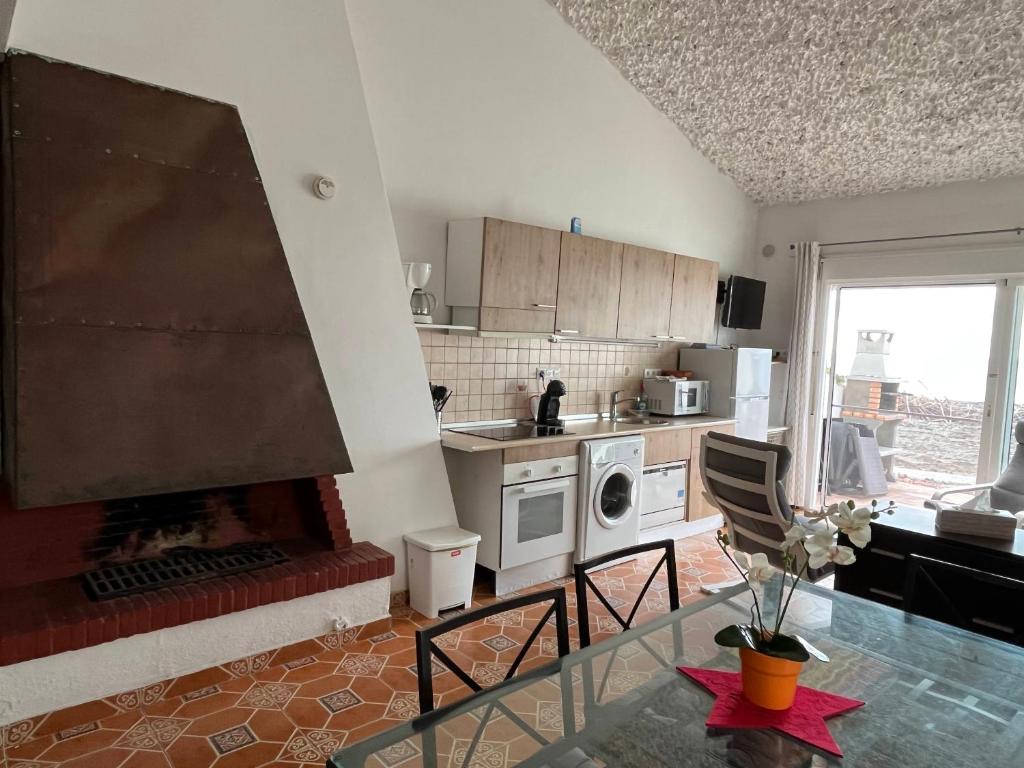 Kuchyň nebo kuchyňský kout v ubytování Apartments Bahia Dorada