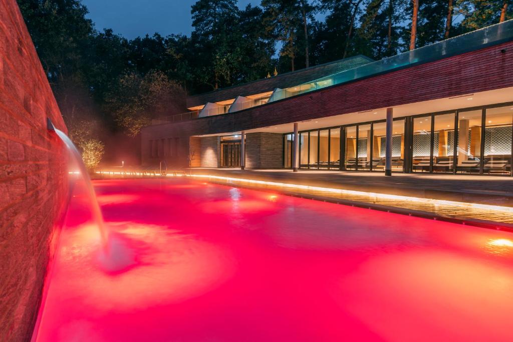 Bazén v ubytování Vital Hotel Westfalen Therme Wellness Resort & SPA nebo v jeho okolí