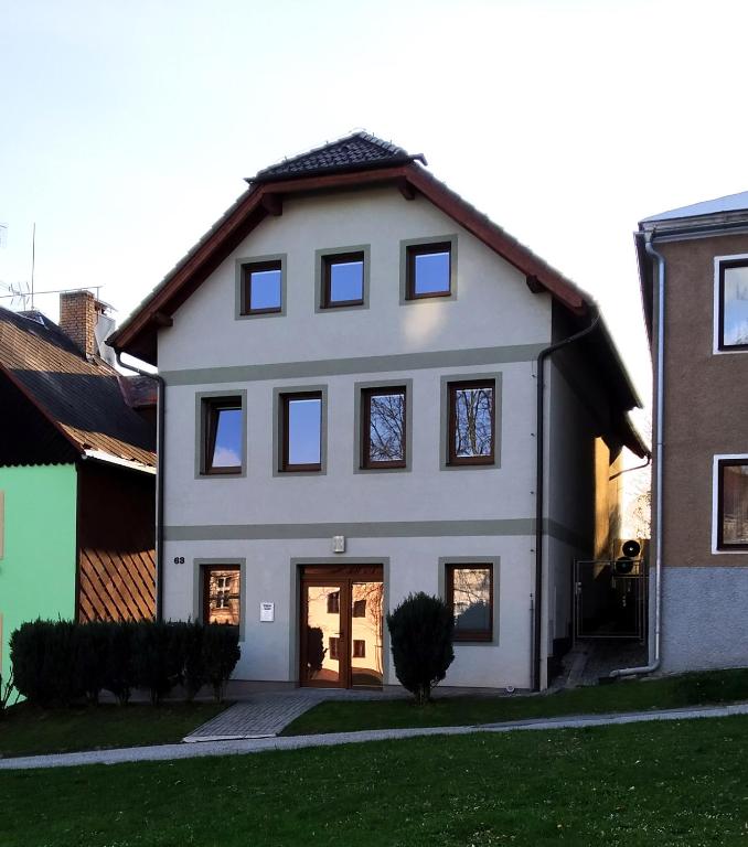 Budova, v ktorej sa apartmán nachádza