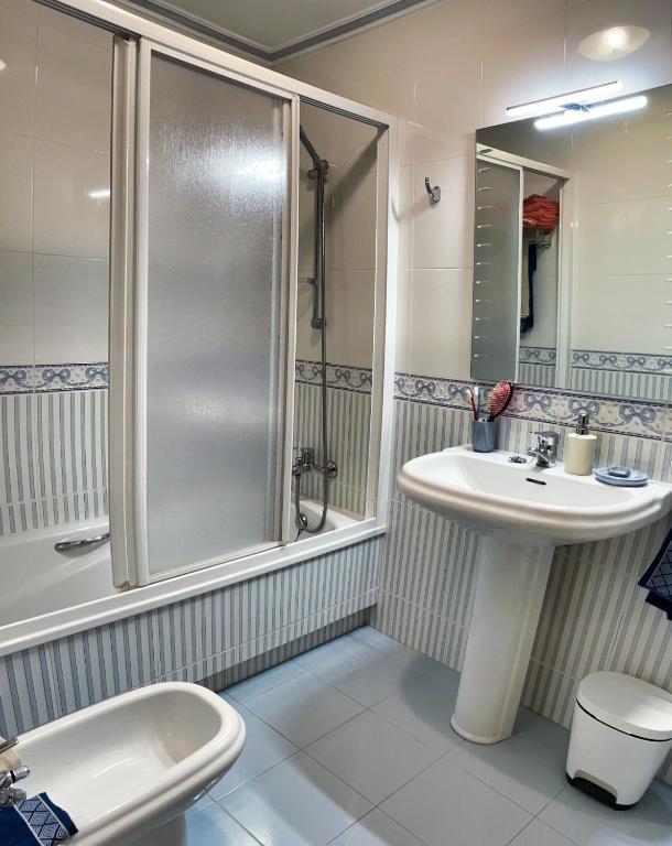 Kúpeľňa v ubytovaní Apartamento turístico en Sanxenxo