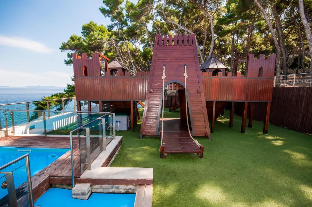 Bazén v ubytování Hotel Lavanda nebo v jeho okolí