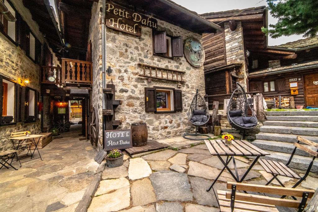 Budova, kde se hotel nachází