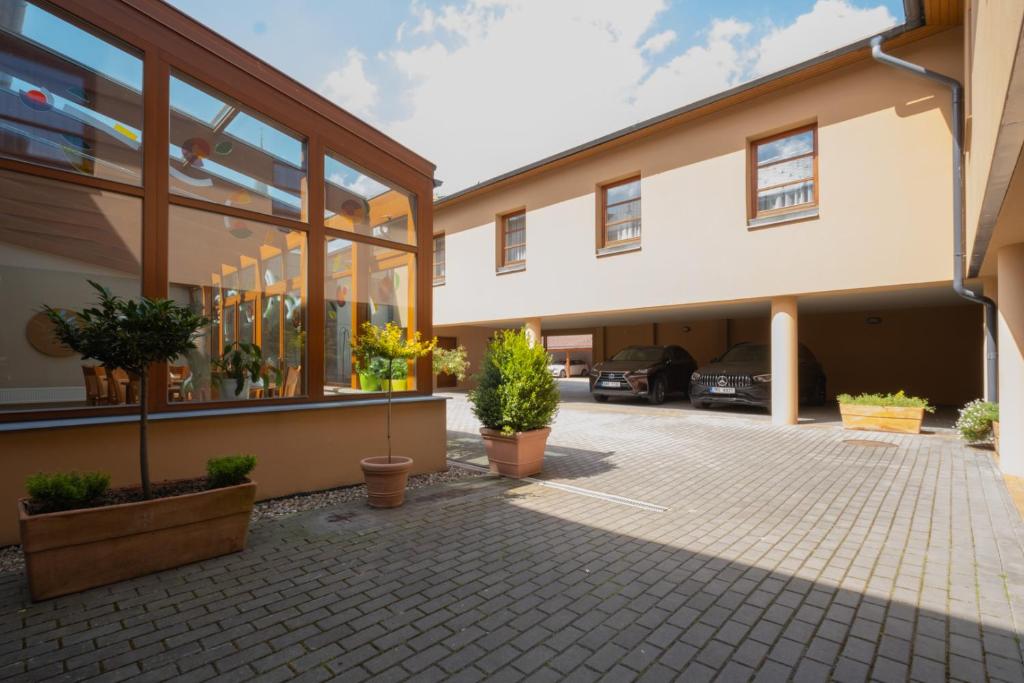 Budova, kde se hotel nachází
