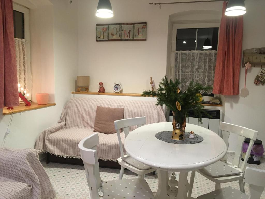 Istumisnurk majutusasutuses Apartmány Statek Číměř