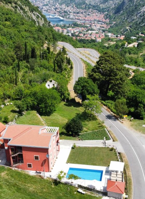 Milas Trojica Kotor - 8
