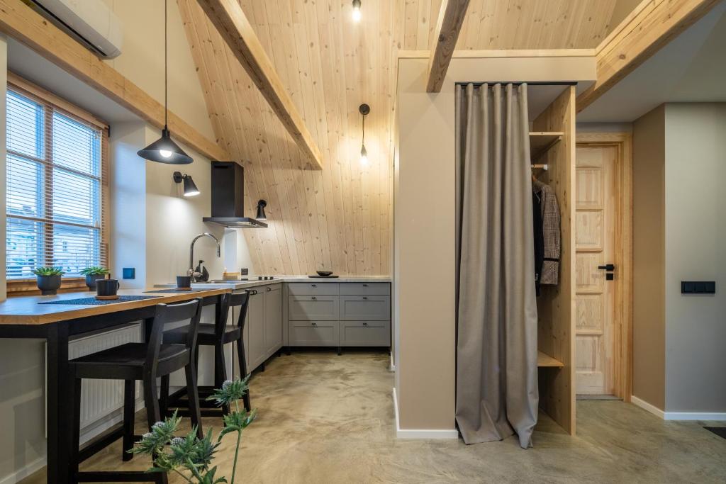 B2 Apartments - One-Bedroom Apartment