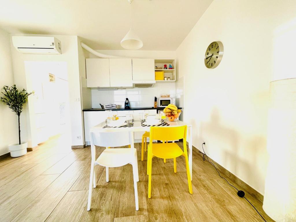 Kuchyň nebo kuchyňský kout v ubytování Anapartments