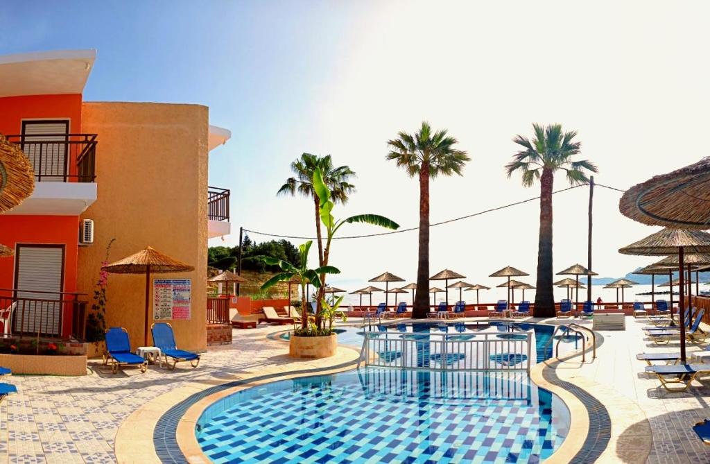The swimming pool at or close to Maria's Beach Apartments
